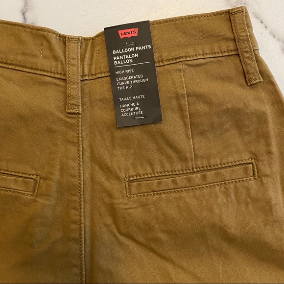 NEW Levi’s High-Rise Cropped Balloon Leg Pants - Picture 7 of 10